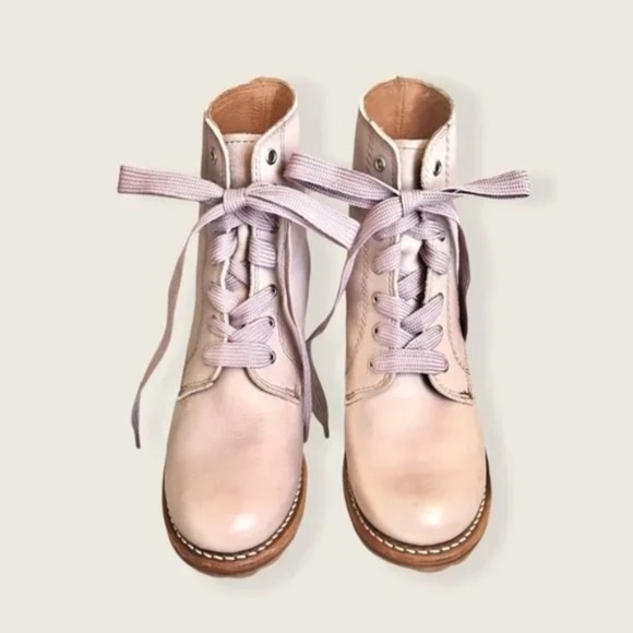 RARE Frye Sabrina 6G Lilac Pink/Cream Leather Lace Up Cute Heeled Ankle Booties - Picture 8 of 11